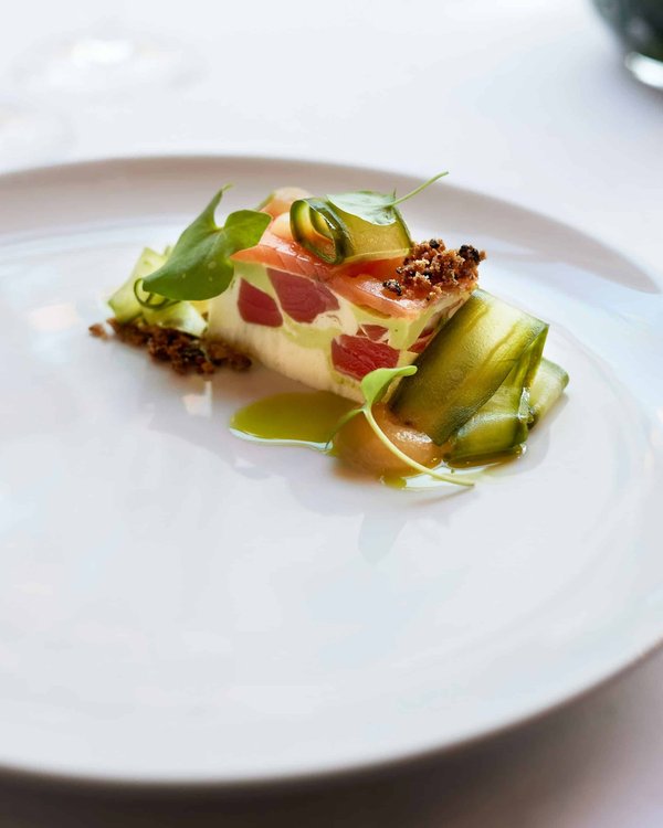 Comment préparer une terrine de légumes avec une gelée aromatisée?